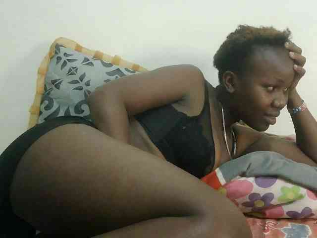 Blackdoll1 webcam