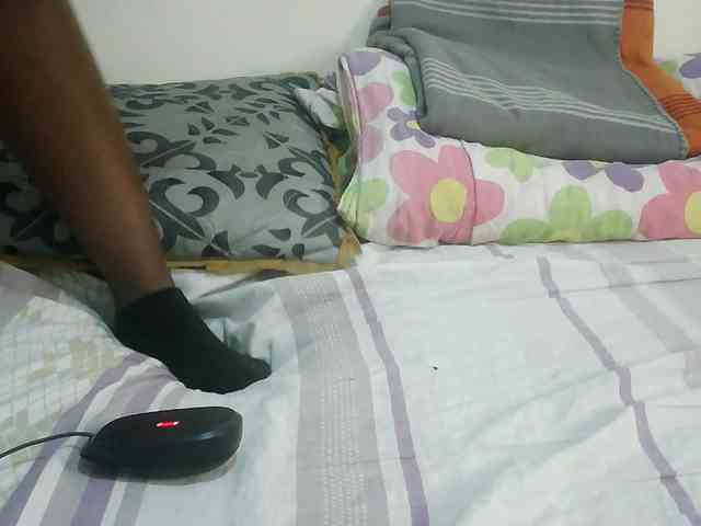 Blackdoll1 webcam