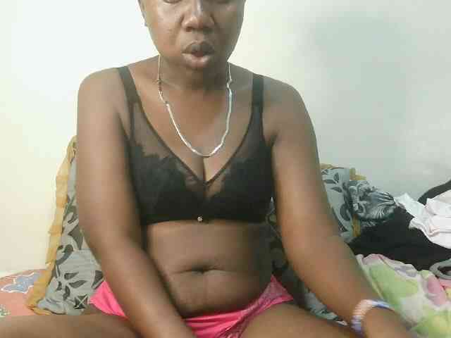 Blackdoll1 webcam