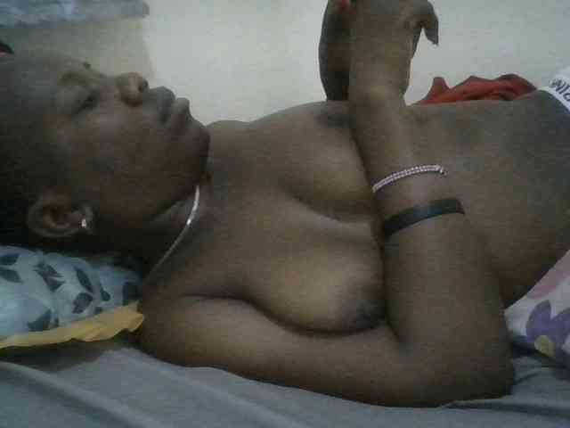 Blackdoll1 webcam