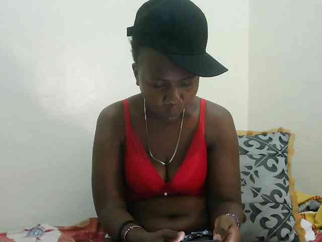 Blackdoll1 webcam