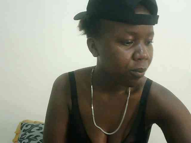 Blackdoll1 webcam