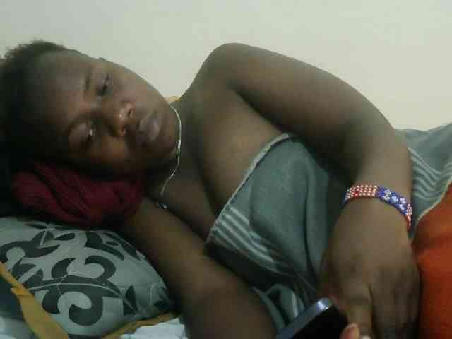 Blackdoll1 webcam