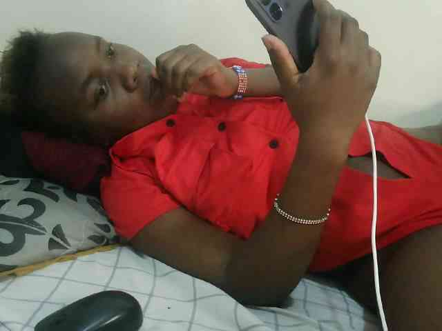 Blackdoll1 webcam