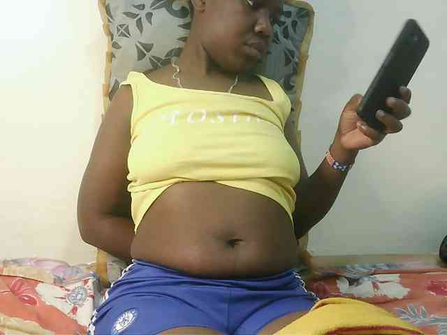 Blackdoll1 webcam