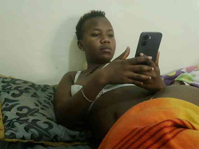 Blackdoll1 webcam