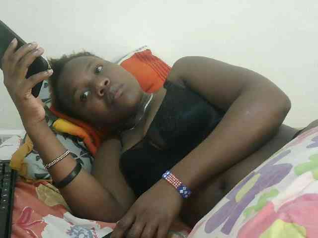 Blackdoll1 webcam