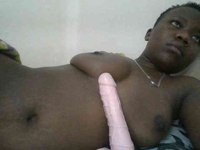 Blackdoll1 webcam