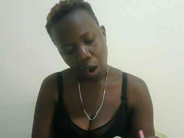 Blackdoll1 webcam