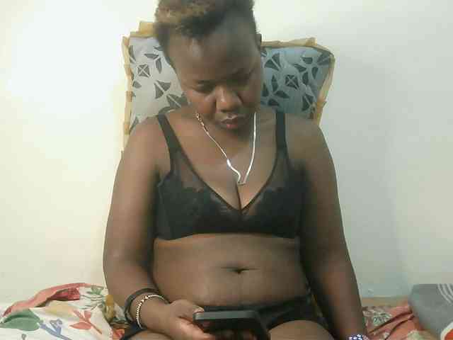 Blackdoll1 webcam