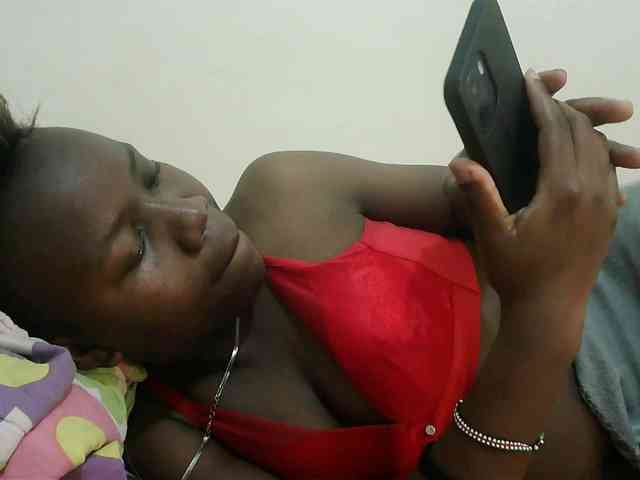 Blackdoll1 webcam
