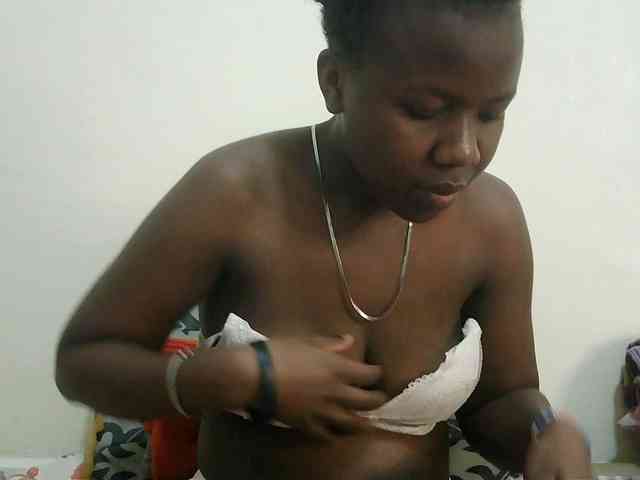 Blackdoll1 webcam