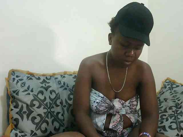 Blackdoll1 webcam