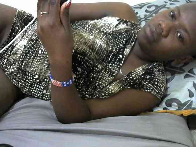 Blackdoll1 webcam