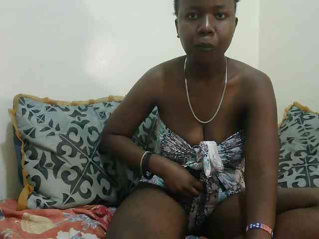 Blackdoll1 webcam