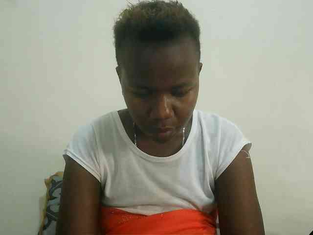 Blackdoll1 webcam