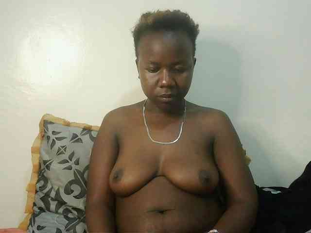 Blackdoll1 webcam