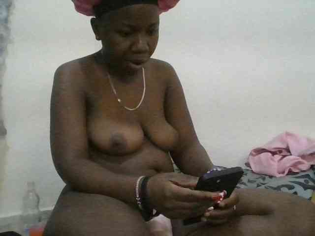 Blackdoll1 webcam