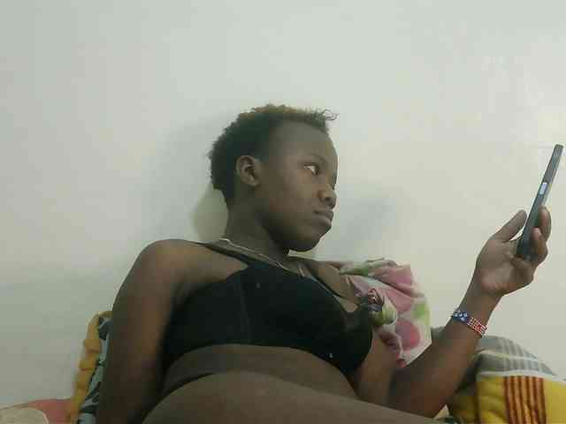 Blackdoll1 webcam