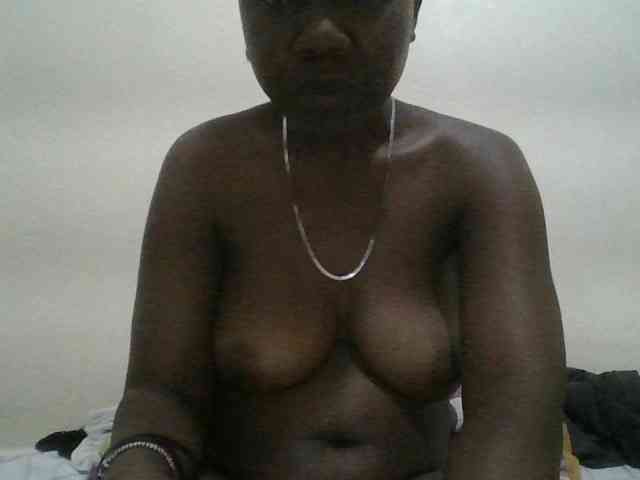 Blackdoll1 webcam