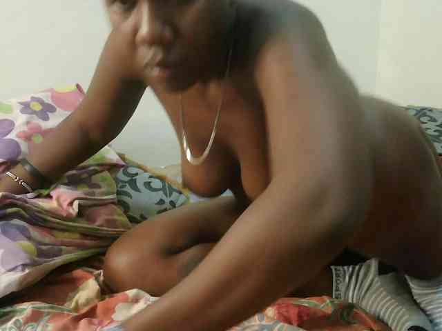 Blackdoll1 webcam