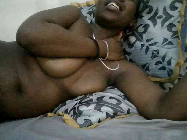Blackdoll1 webcam