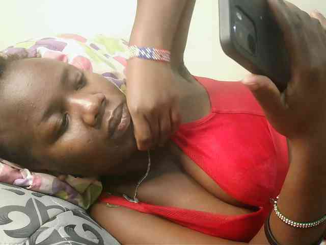 Blackdoll1 webcam