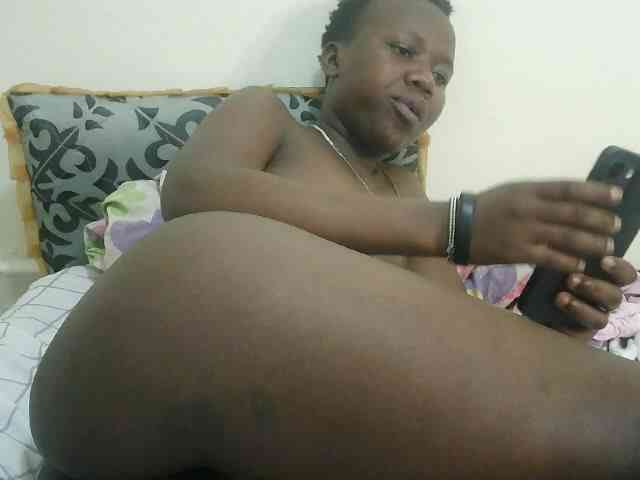 Blackdoll1 webcam