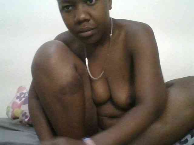Blackdoll1 webcam
