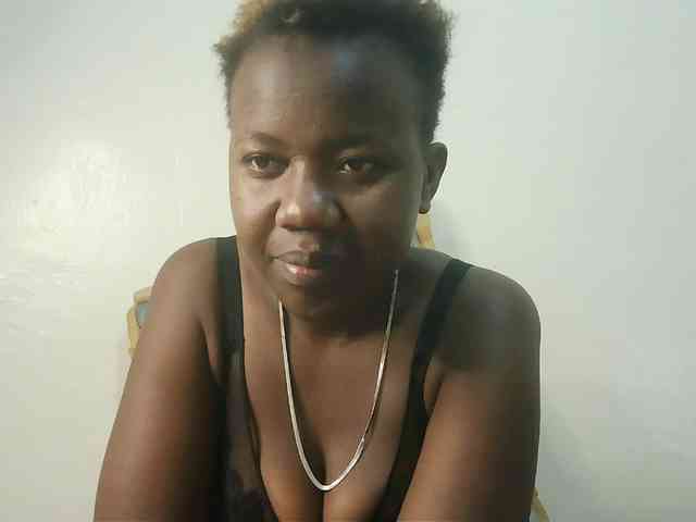 Blackdoll1 webcam