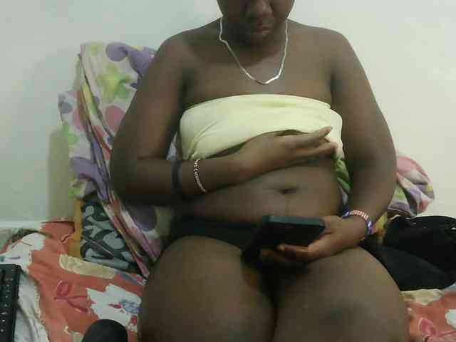 Blackdoll1 webcam