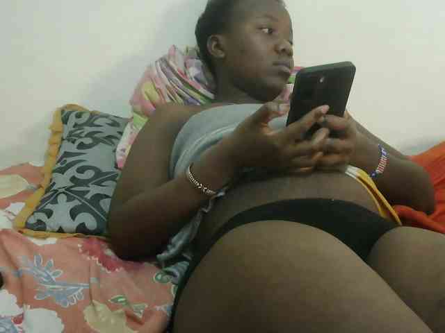 Blackdoll1 webcam