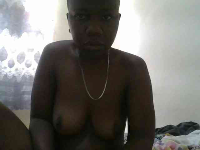 Blackdoll1 webcam