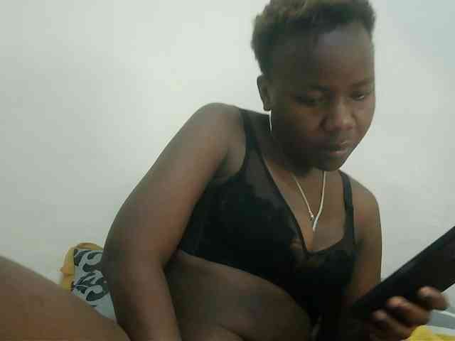 Blackdoll1 webcam
