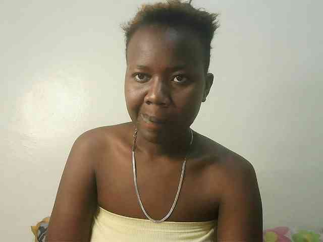 Blackdoll1 webcam