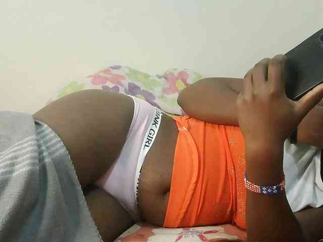 Blackdoll1 webcam