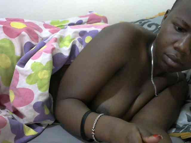 Blackdoll1 webcam