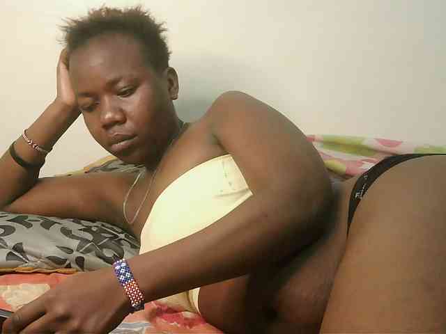 Blackdoll1 webcam