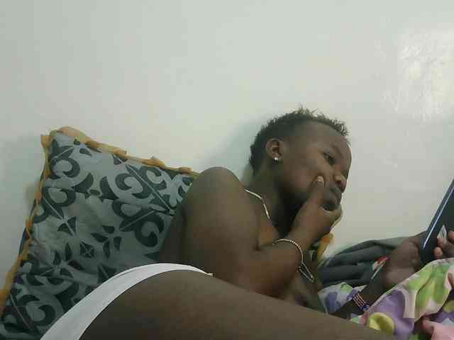 Blackdoll1 webcam
