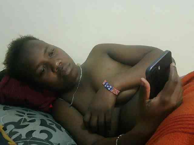 Blackdoll1 webcam