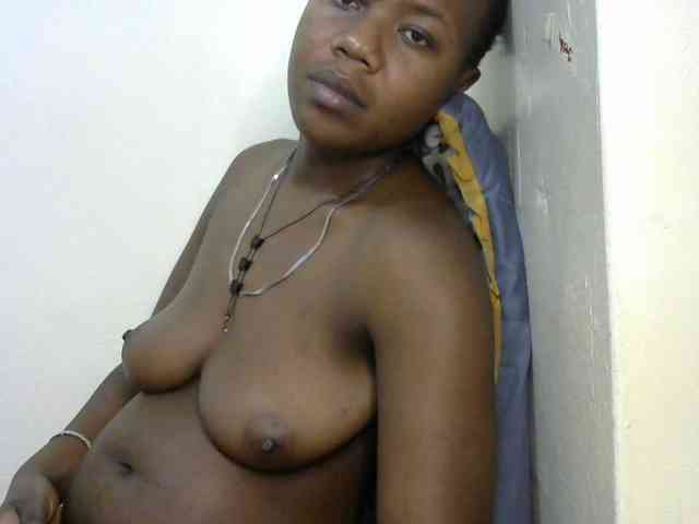 Blackdoll1 webcam