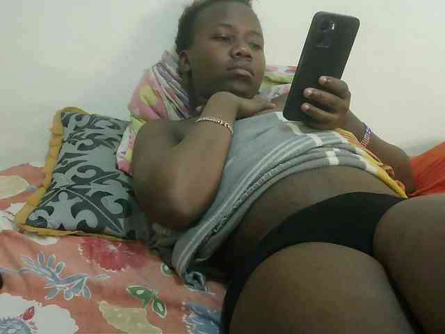 Blackdoll1 webcam
