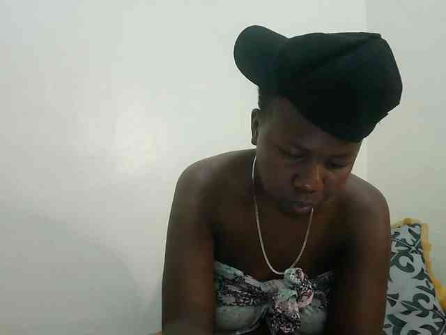 Blackdoll1 webcam