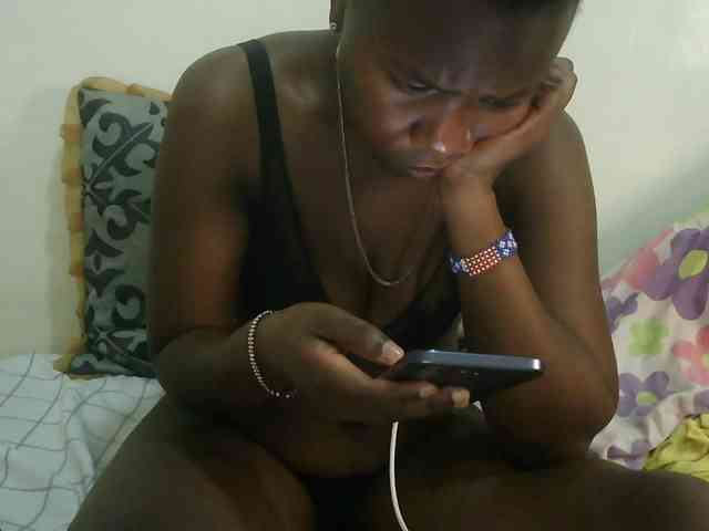 Blackdoll1 webcam