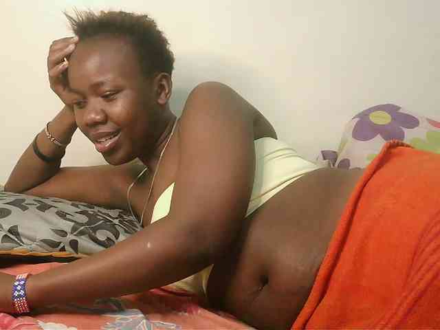 Blackdoll1 webcam