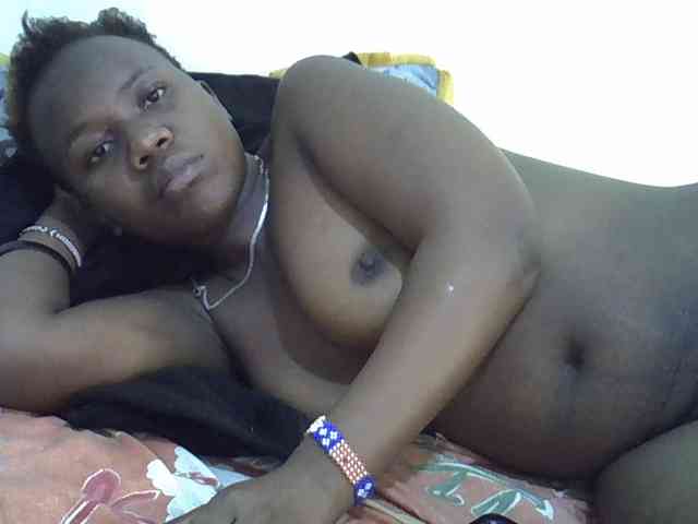 Blackdoll1 webcam