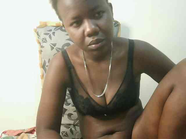 Blackdoll1 webcam