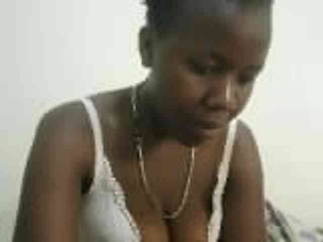 Blackdoll1 webcam