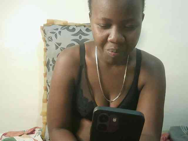 Blackdoll1 webcam