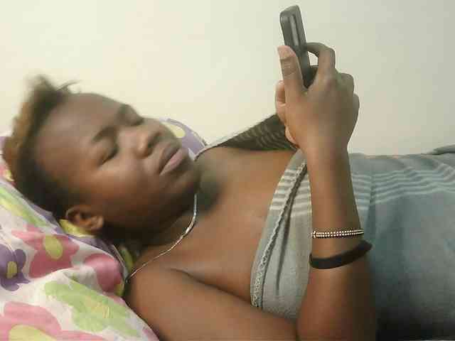 Blackdoll1 webcam
